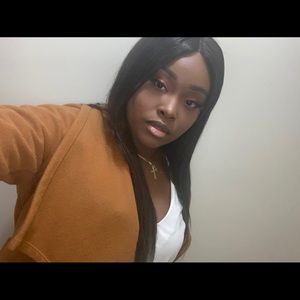 Meet your Posher, Cierra